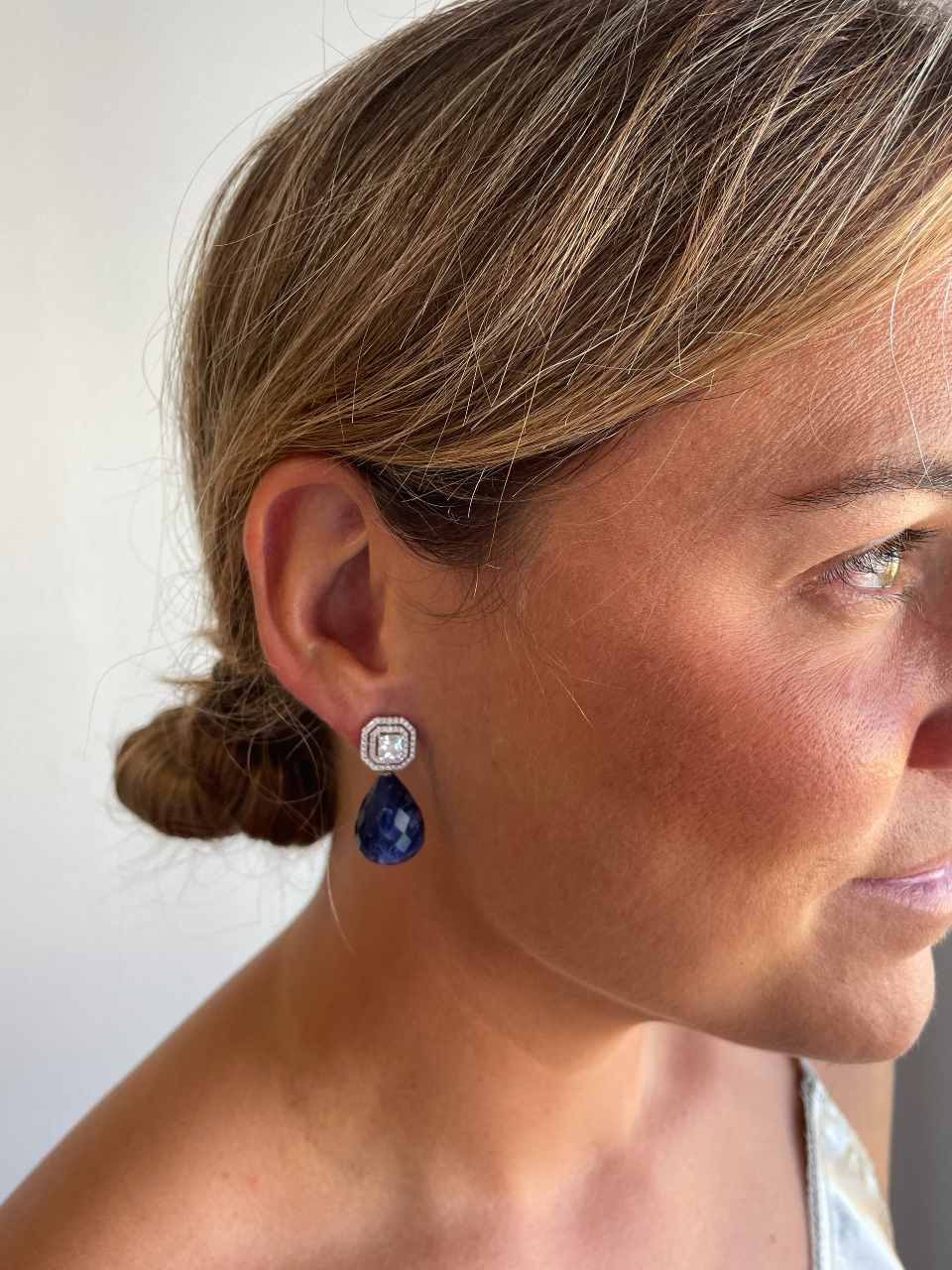 Detachable RUSSIA earrings in silver with cubic zirconia.