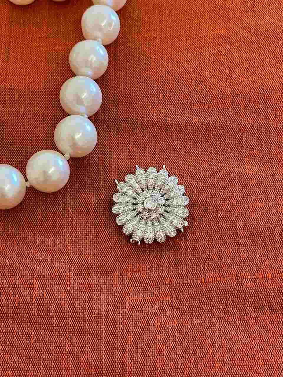 CALIFORNIA flower clasp in sterling silver and cubic zirconia