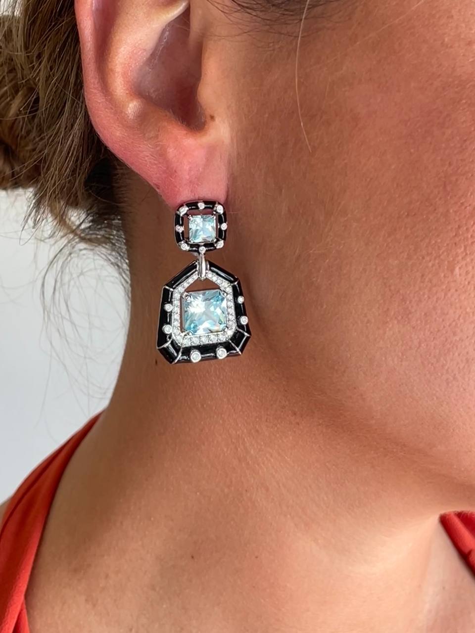 Pendientes MANHATTAN  en plata primera ley con circonitas  aguamarina / esmeralda