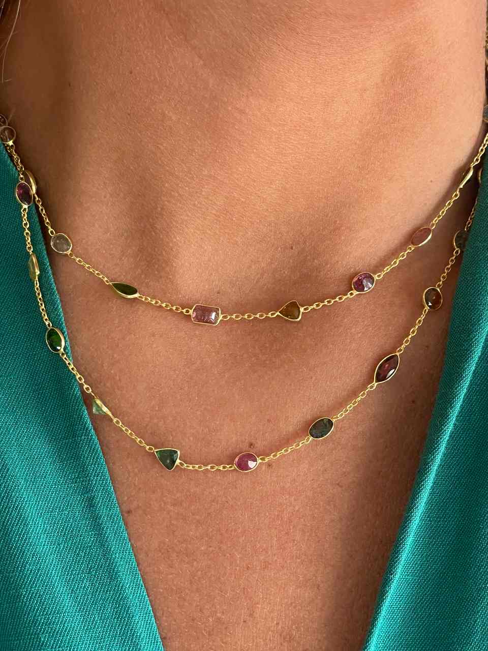 Collar HUESITO en plata de 1º ley con baño de oro 18 ktesy turmalinas