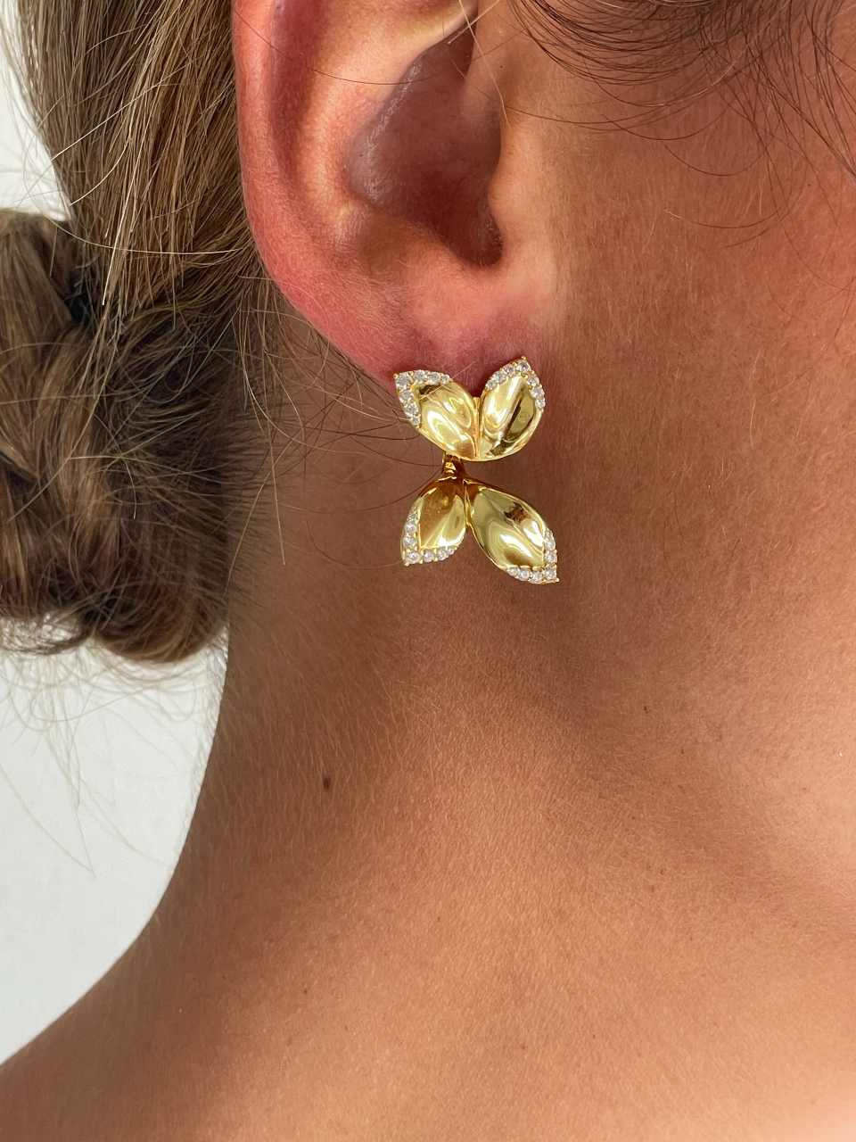 Pendientes NAIA, hoja en plata primera ley baño de oro 18 ktes
