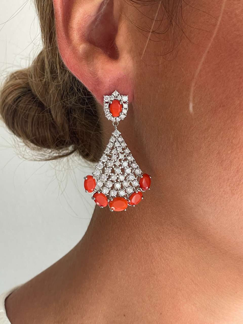 Pendientes YSEE en plata primera ley con circonitas, coral / turquesa