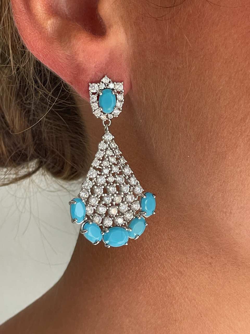 Pendientes YSEE en plata primera ley con circonitas, coral / turquesa