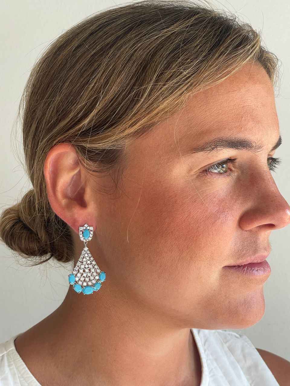 Pendientes YSEE en plata primera ley con circonitas, coral / turquesa