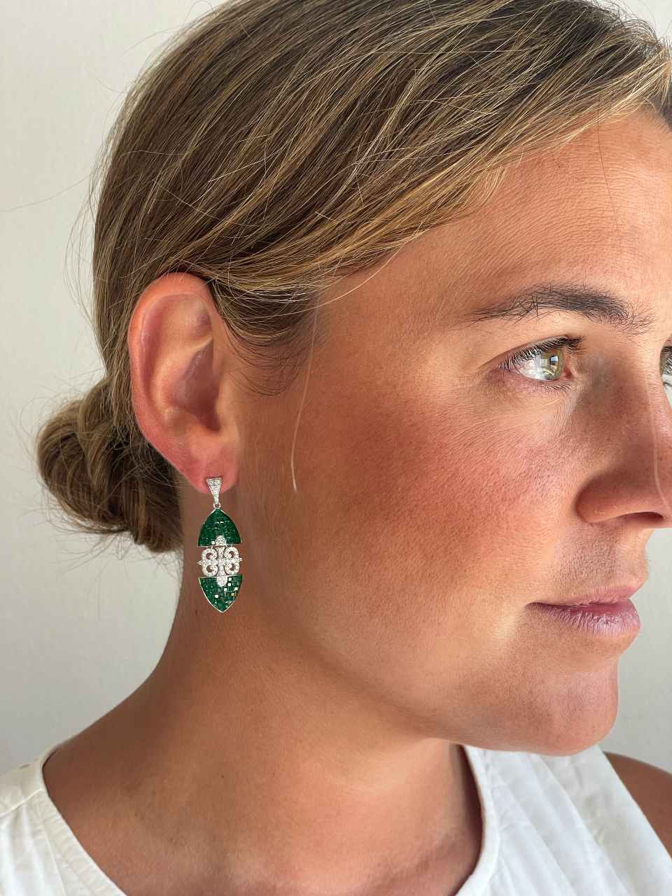Pendientes LYRA, en plata 1ª ley con circonitas en engaste invisible