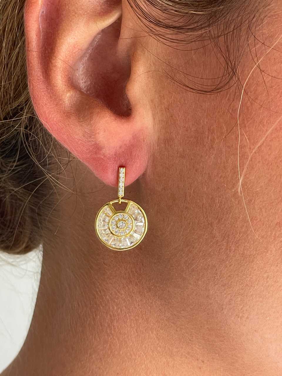 Pendientes THEA en plata primera ley con circonitas