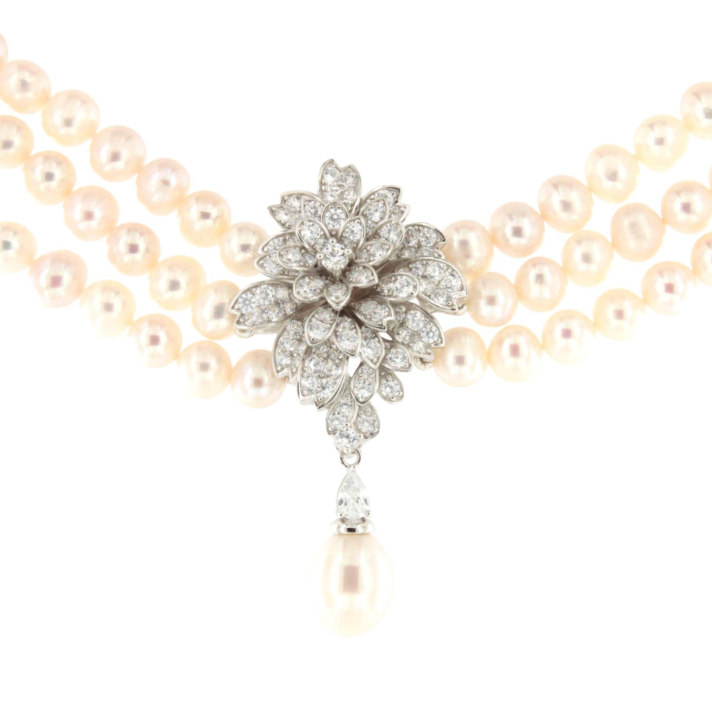 TEODORA choker made of Chinese pearls with a silver center and cubic zirconia.