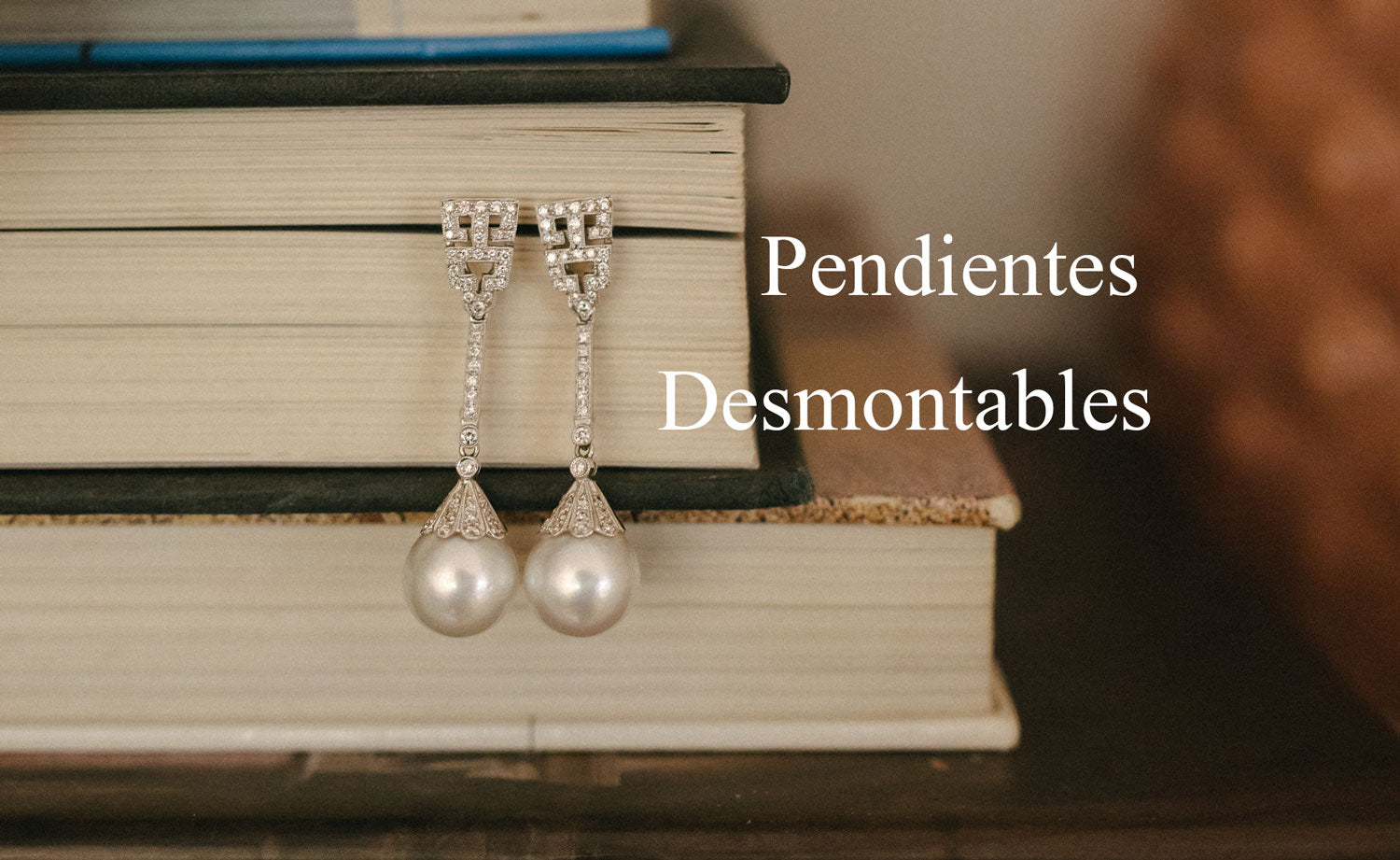 Pendientes desmontables de brillantes y perlas con casquillas de brillantes