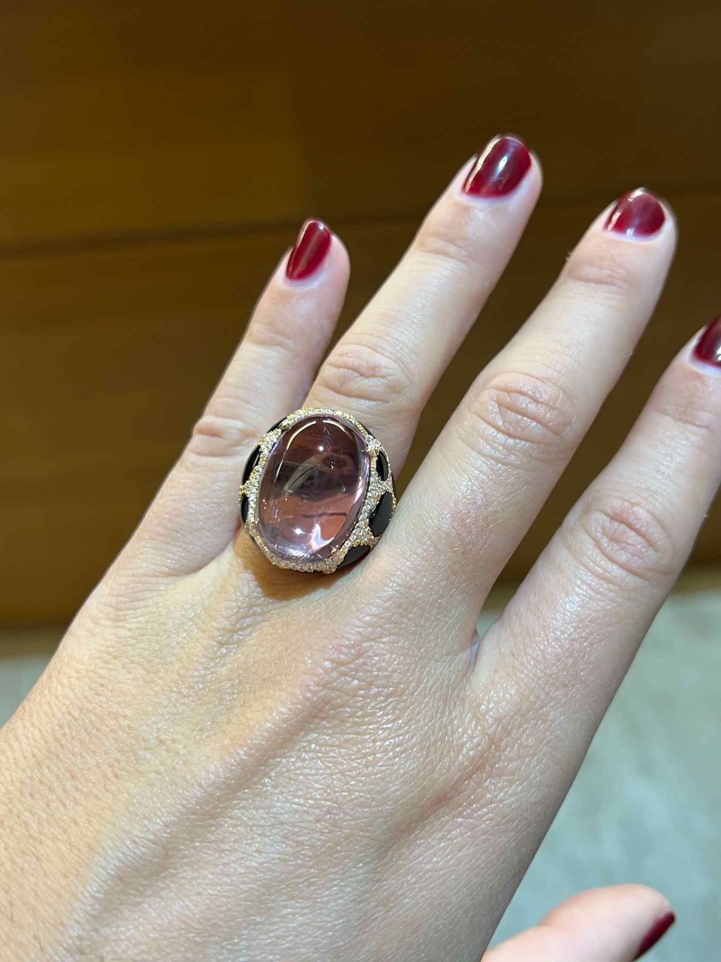 KIZOMBA, yellow gold ring with onyx and amethyst