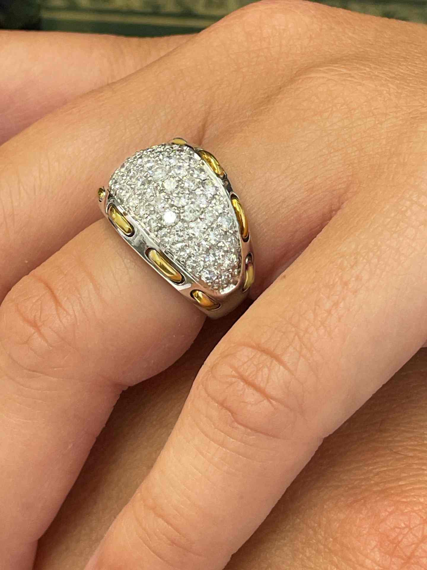 Anillo ALCORCON de oro blanco y amarillo de 18 ktes con brillantes.