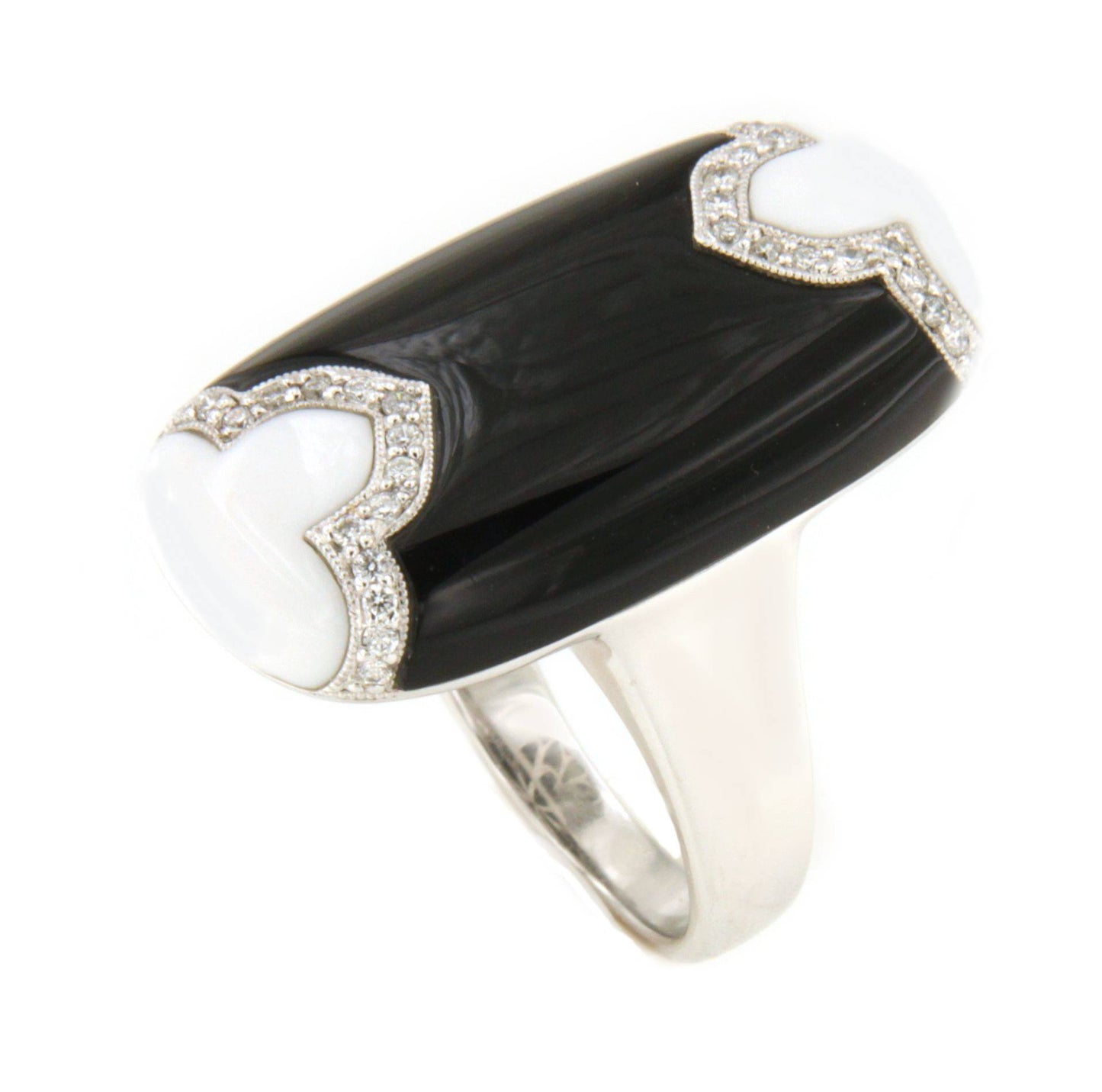 ENCINILLA ring with onyx, white agate and diamonds in 18-karat white gold.