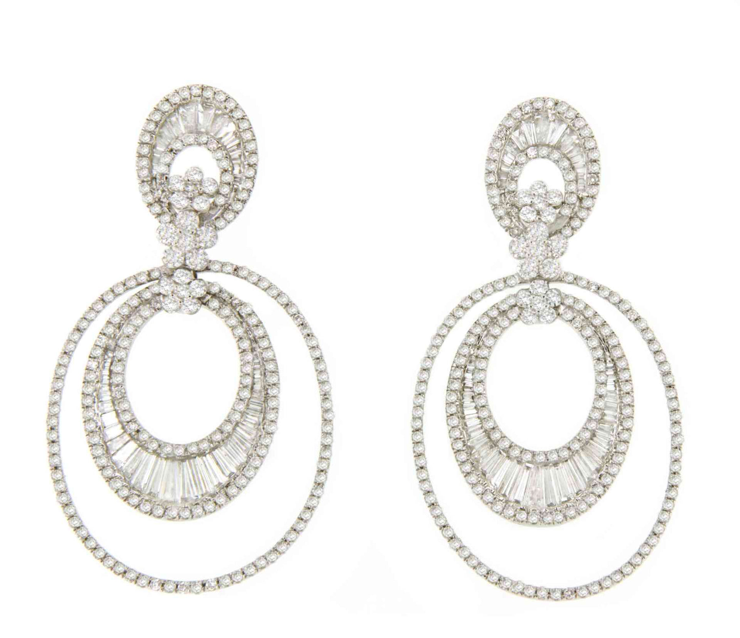 Owl earring in white gold with diamonds and large hoops