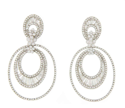 Owl earring in white gold with diamonds and large hoops