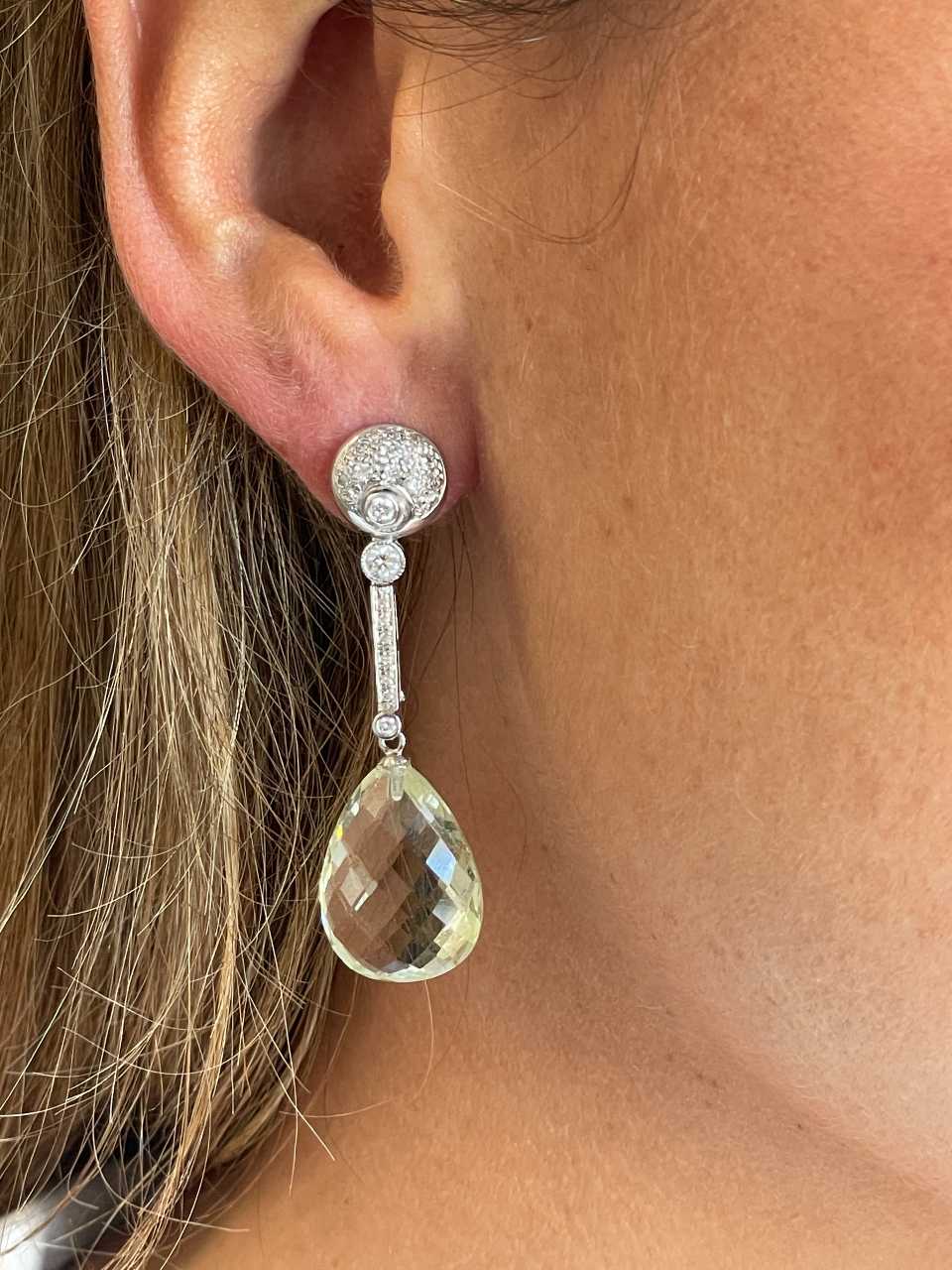 HINOJOS detachable earring in 18k white gold with diamonds