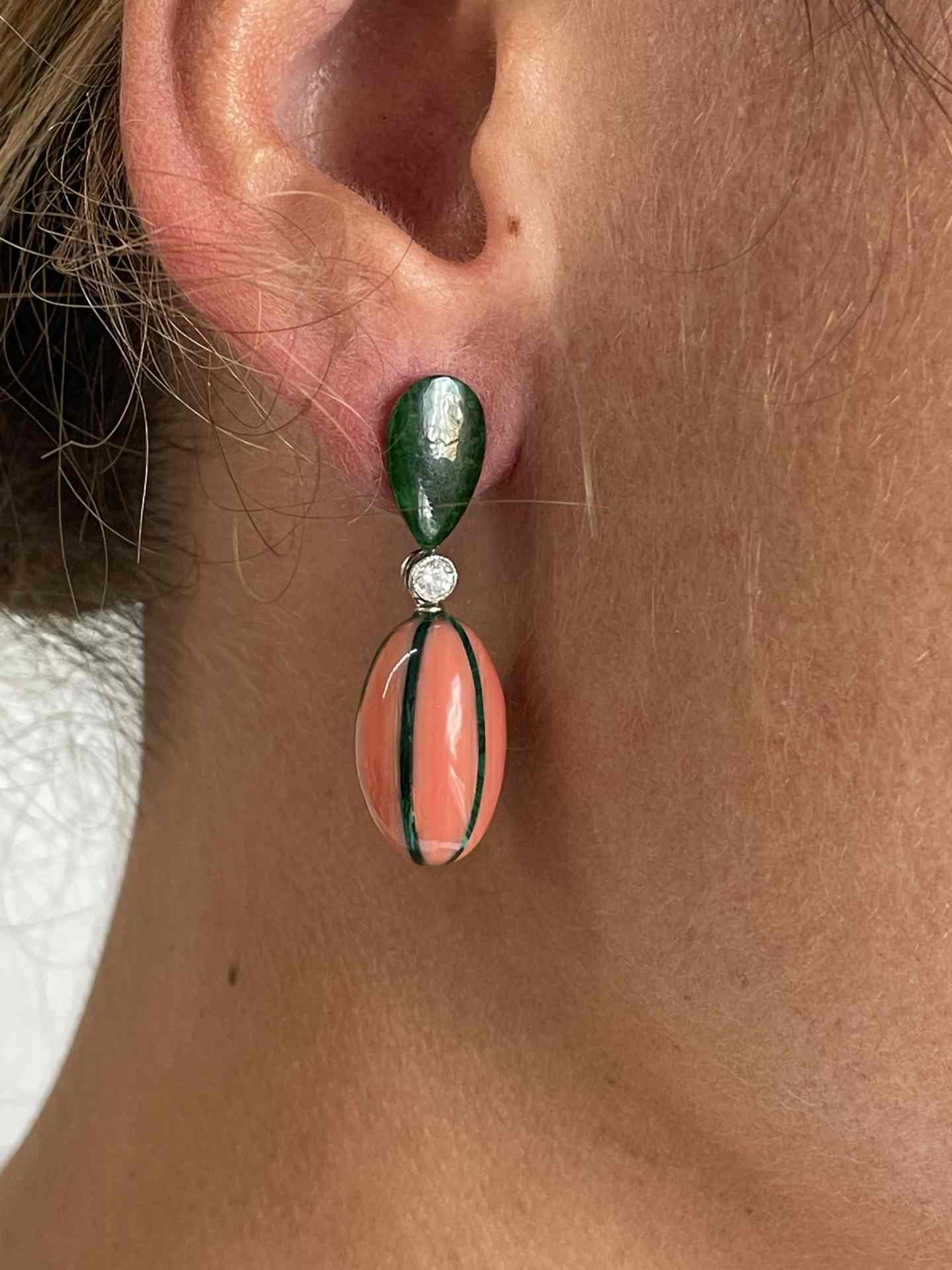 Detachable parrot earring in 18-karat white gold with diamonds and jade