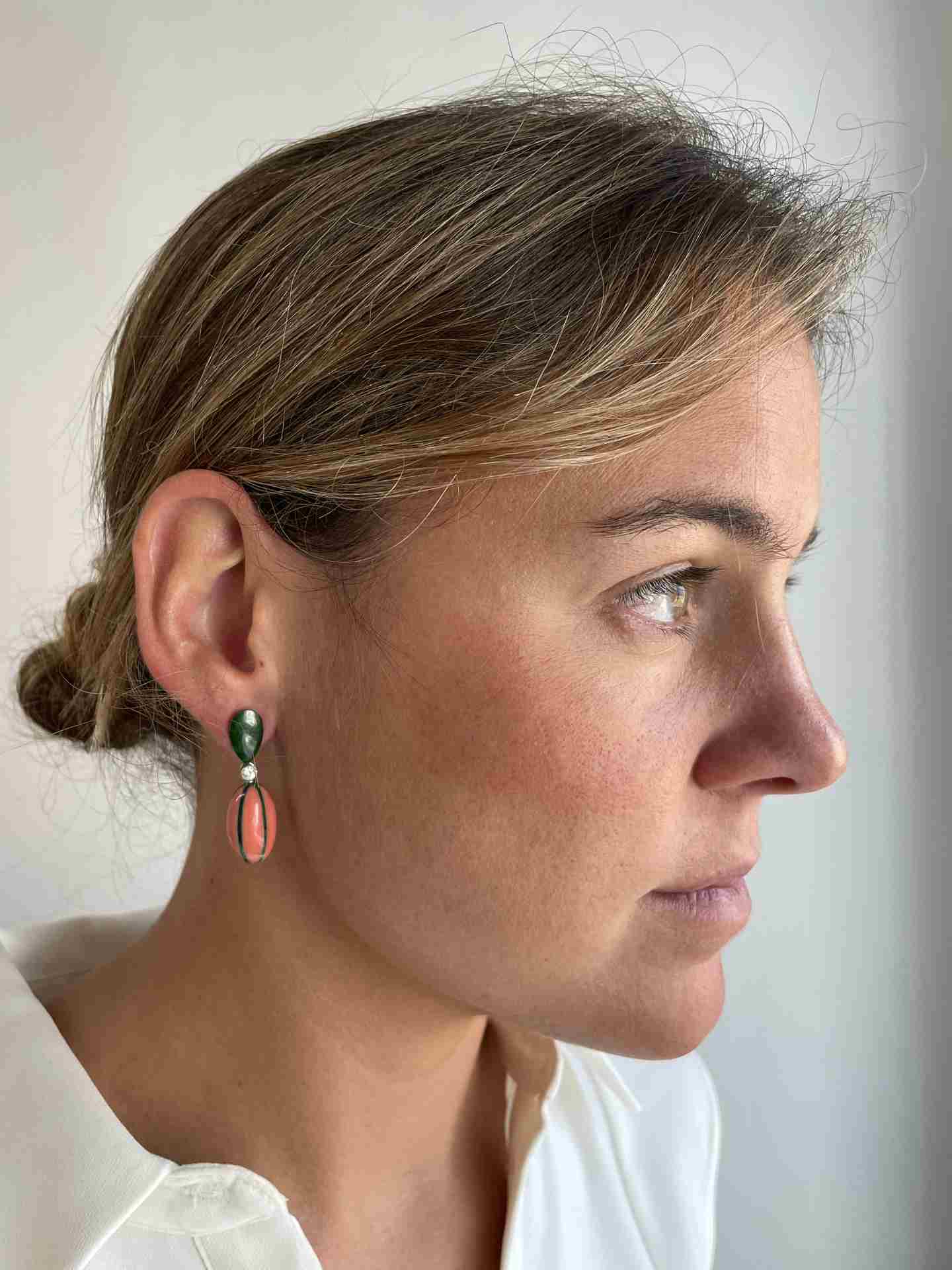 Detachable parrot earring in 18-karat white gold with diamonds and jade