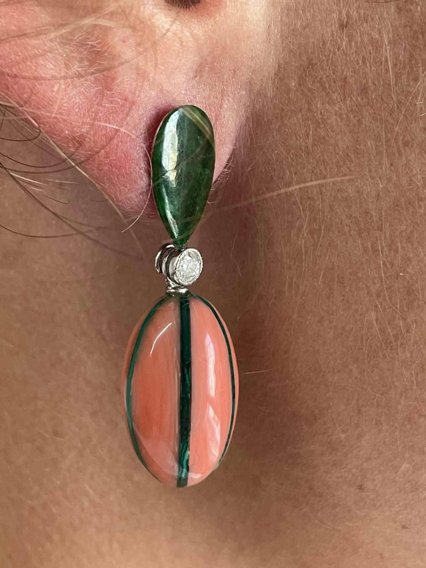 Detachable parrot earring in 18-karat white gold with diamonds and jade