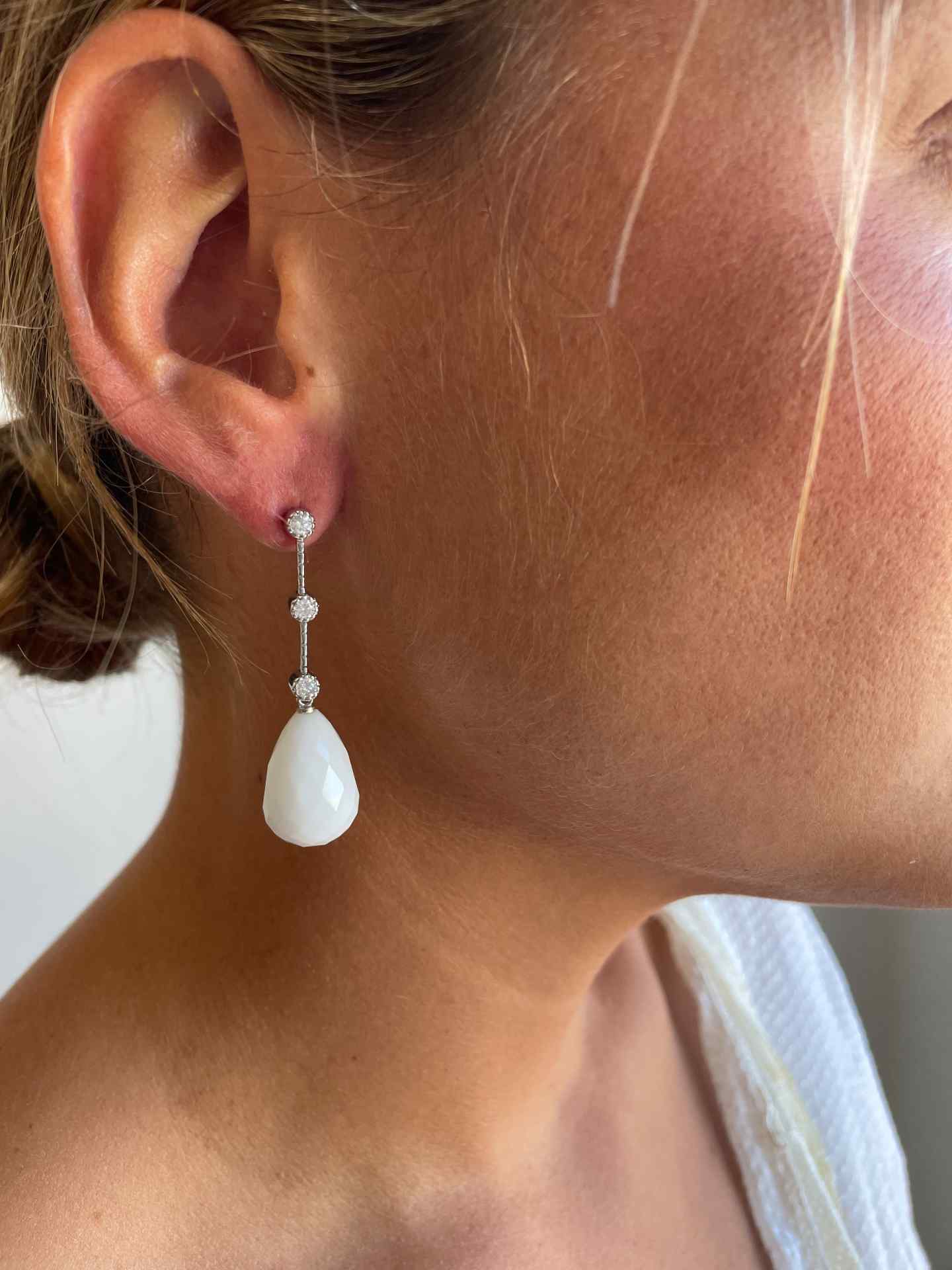 ACIERTO detachable earring in 18k white gold and row of diamonds