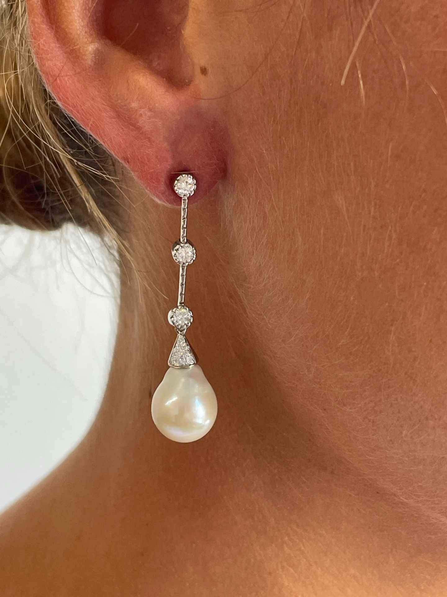 ACIERTO detachable earring in 18k white gold and row of diamonds