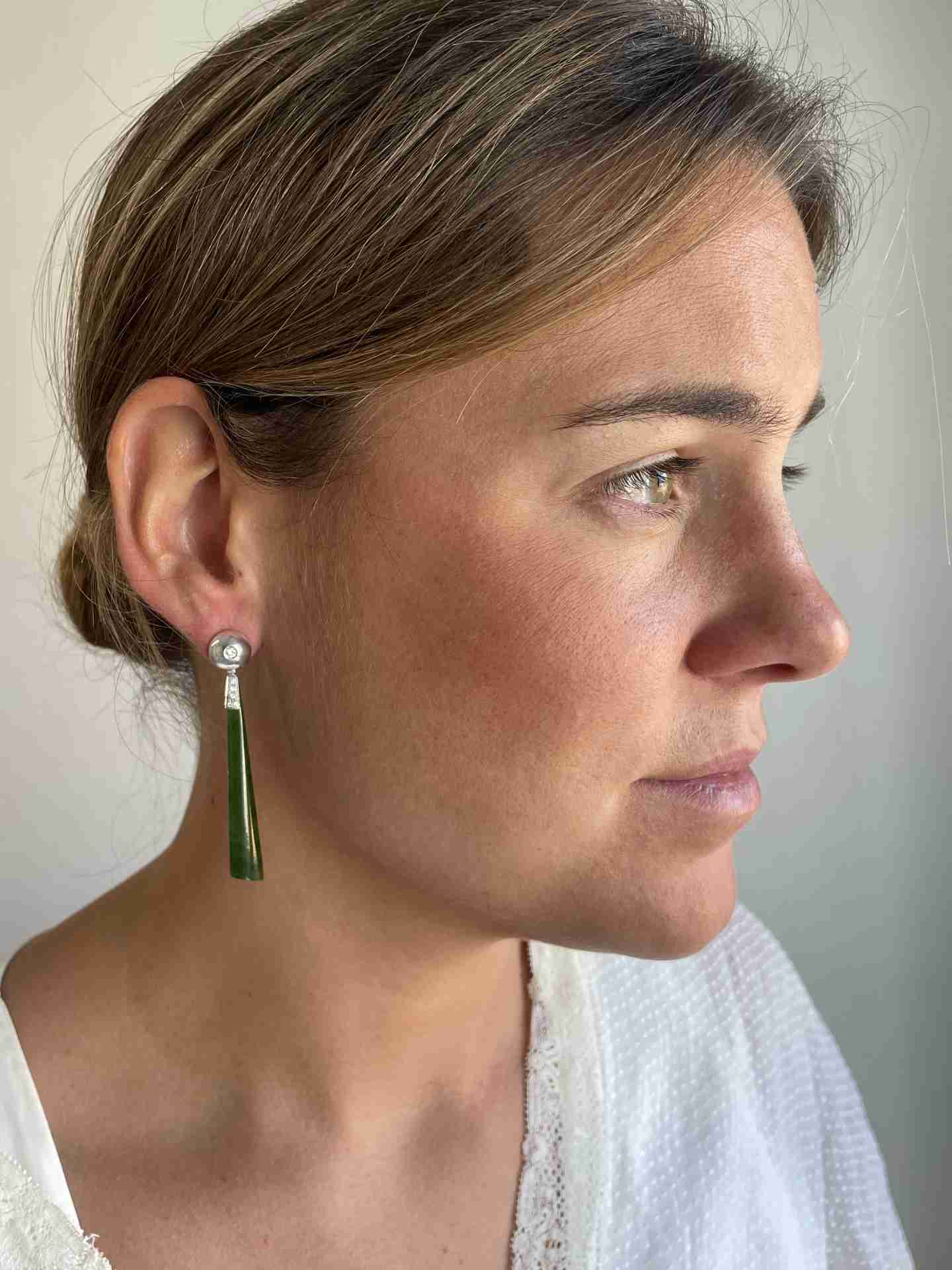 Detachable OCTOPUS earring in 18k white gold with diamonds and jade