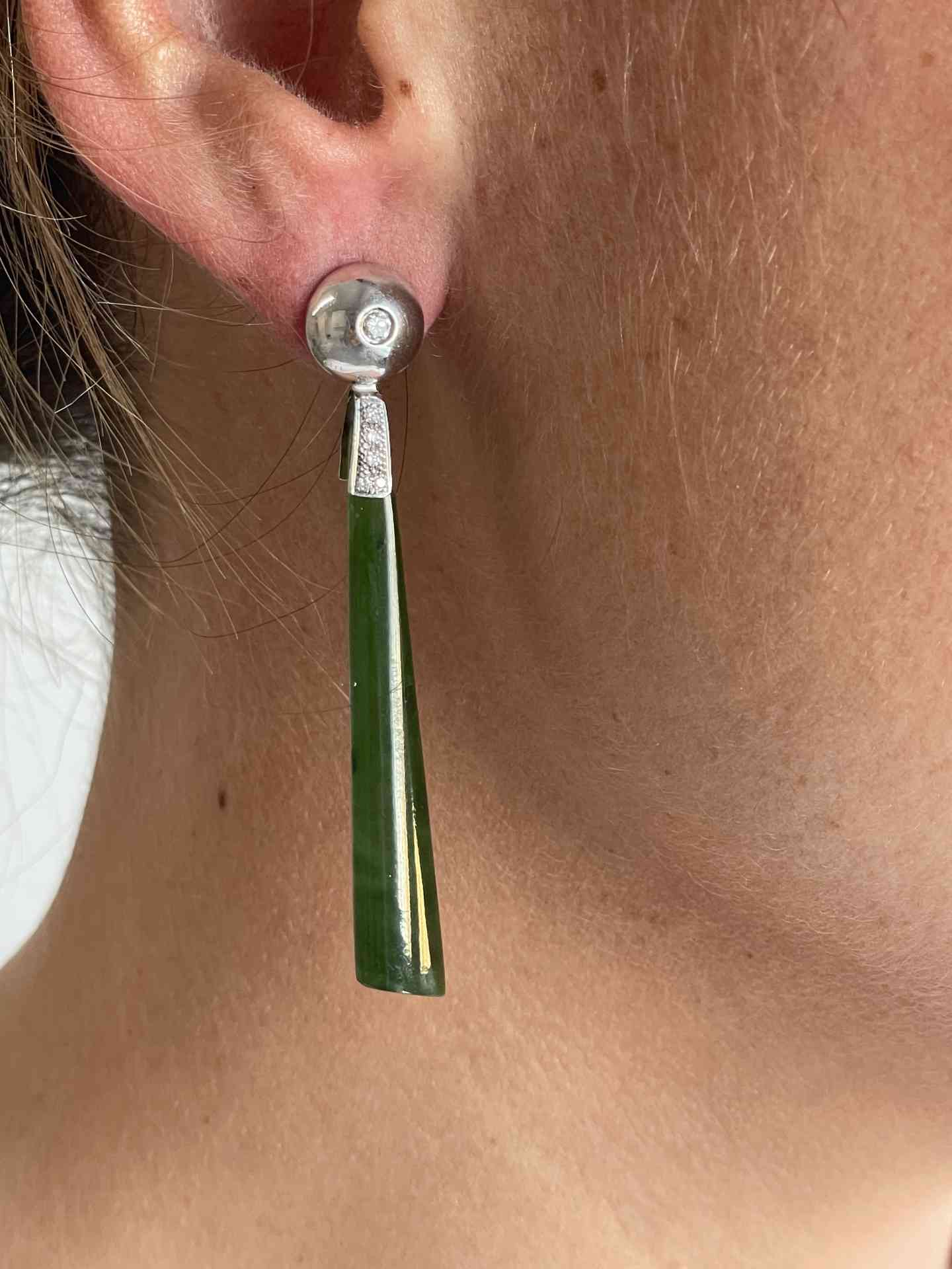 Detachable OCTOPUS earring in 18k white gold with diamonds and jade