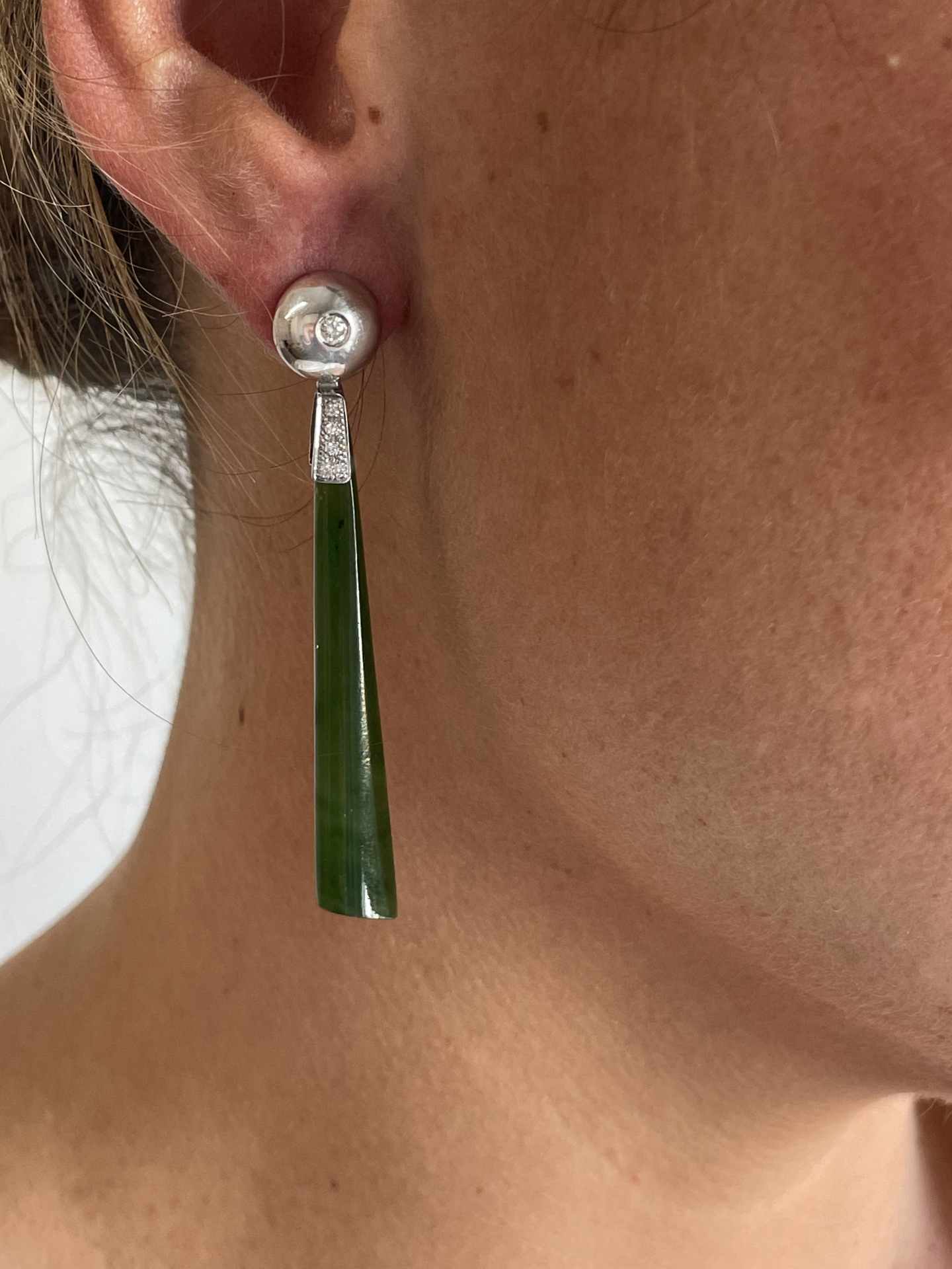 Detachable OCTOPUS earring in 18k white gold with diamonds and jade