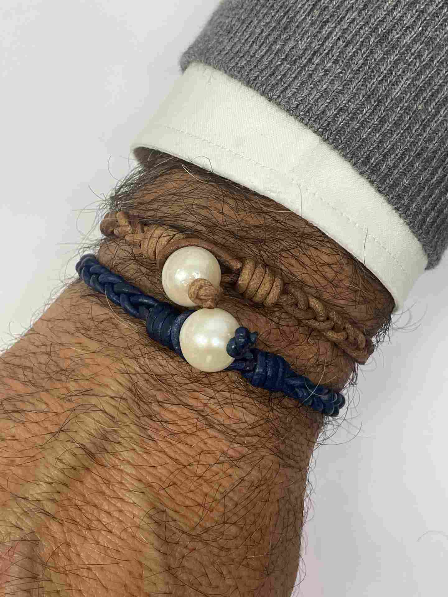 Pulsera CABO con cuero en diferentes colores y perla Indonesia