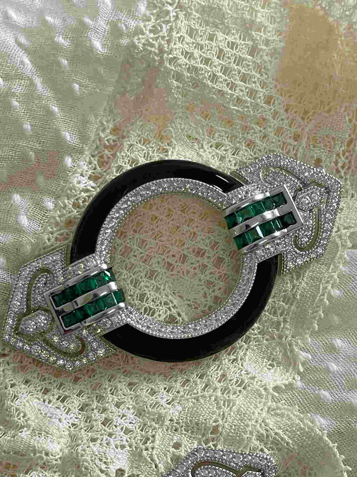 Broche MAPACHE plata de 925 ml con circonitas esmalte y piedras