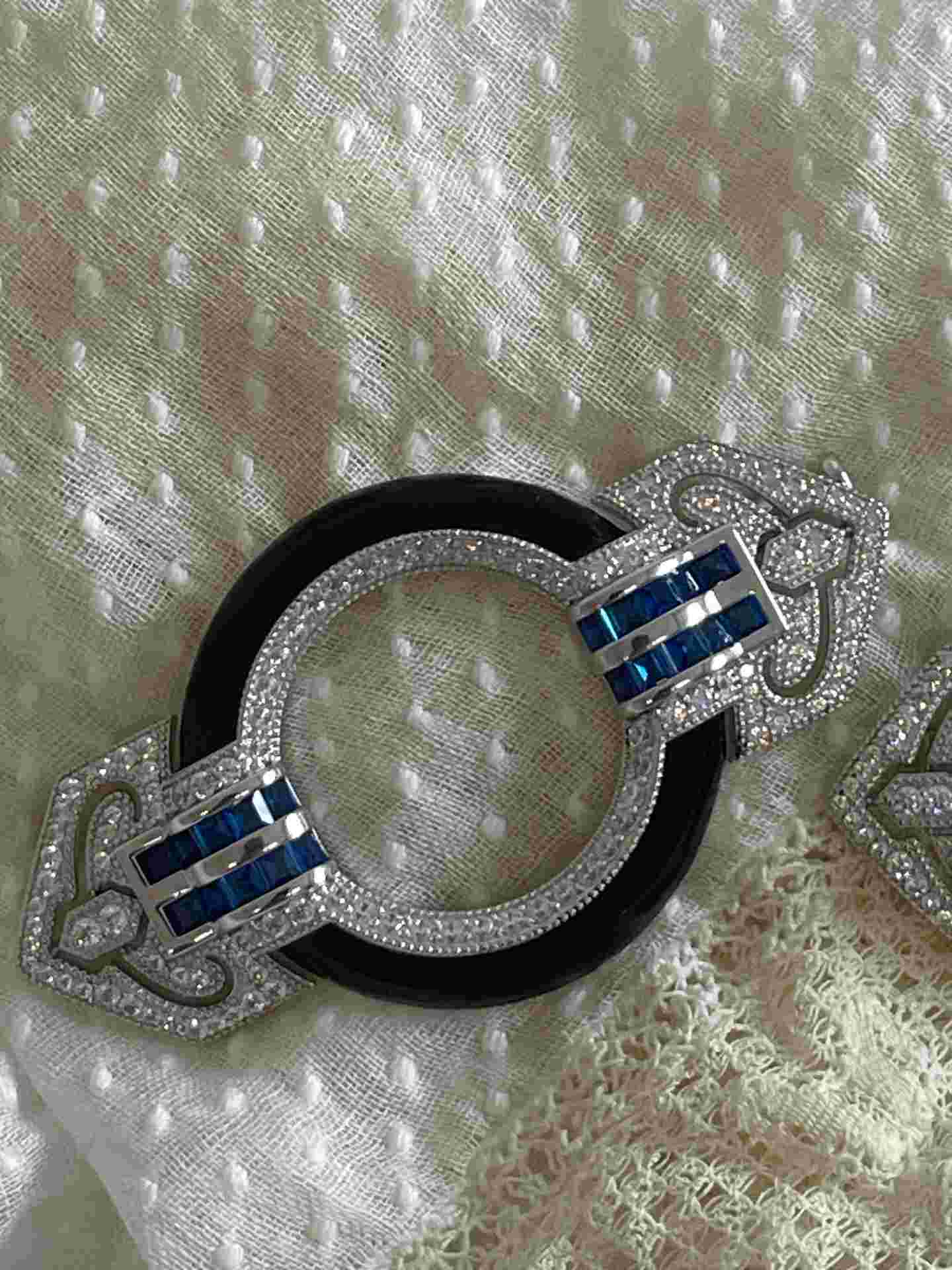 Broche MAPACHE plata de 925 ml con circonitas esmalte y piedras