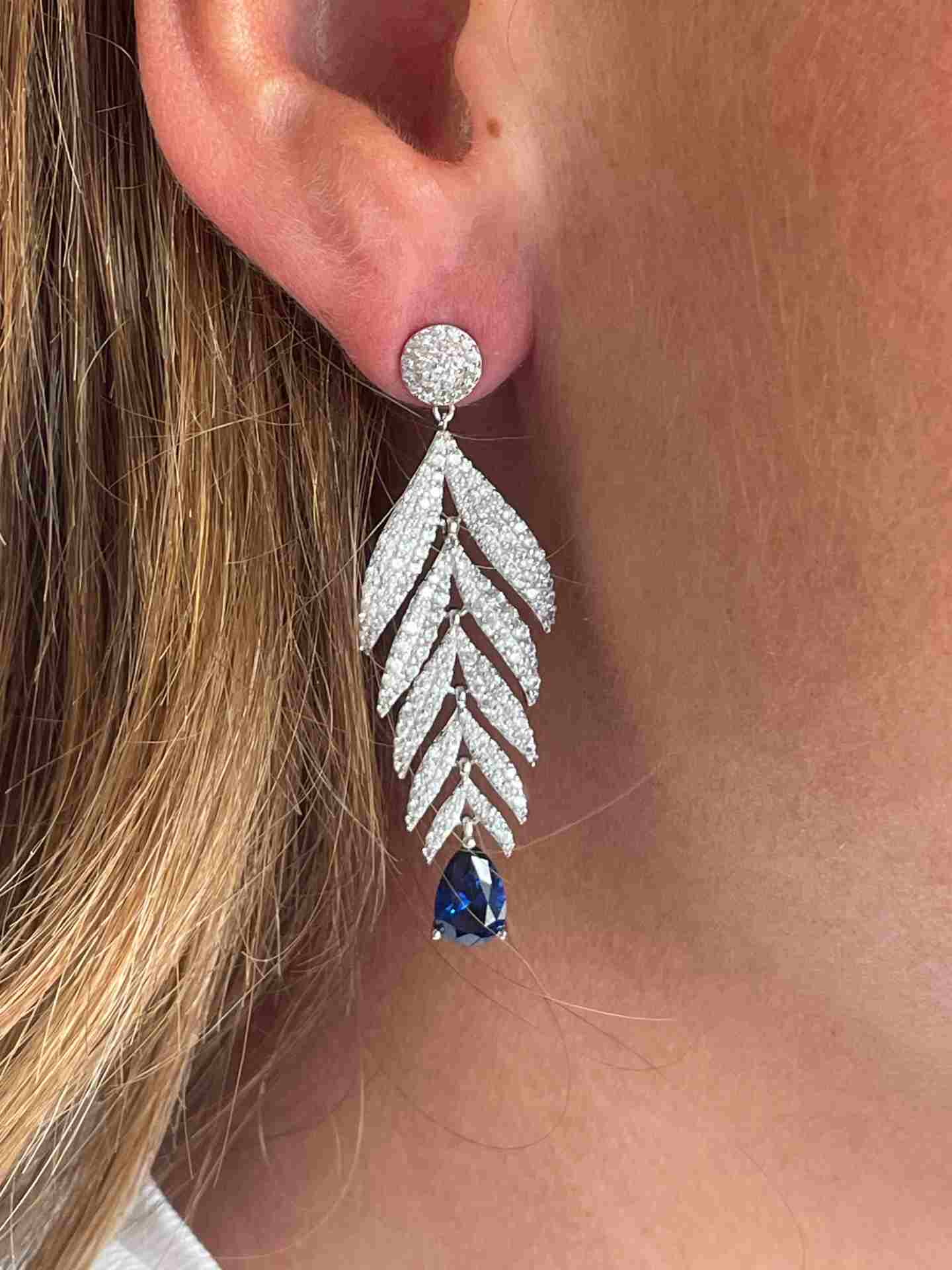 FICUS long earring in 925 sterling silver with cubic zirconia and synthetic sapphire