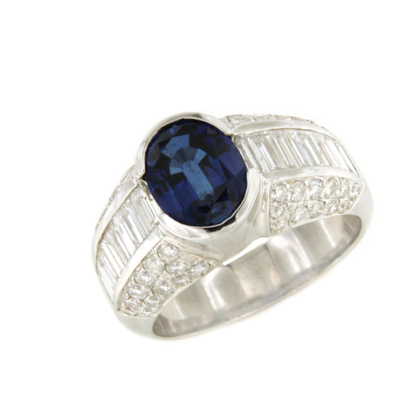 REIMS ring in 18k white gold with sapphire, diamonds and baguettes