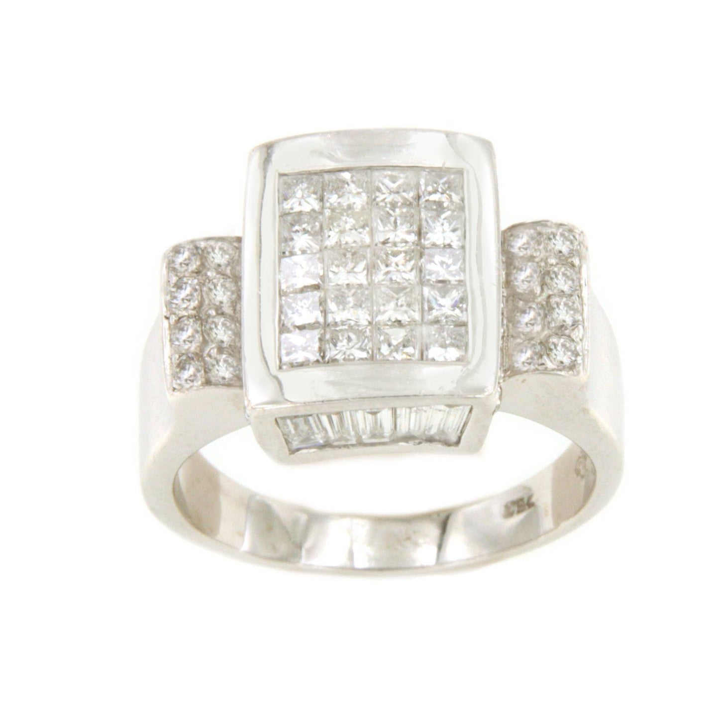ARAHAL ring in 18k white gold with diamonds, baguettes and princesses.