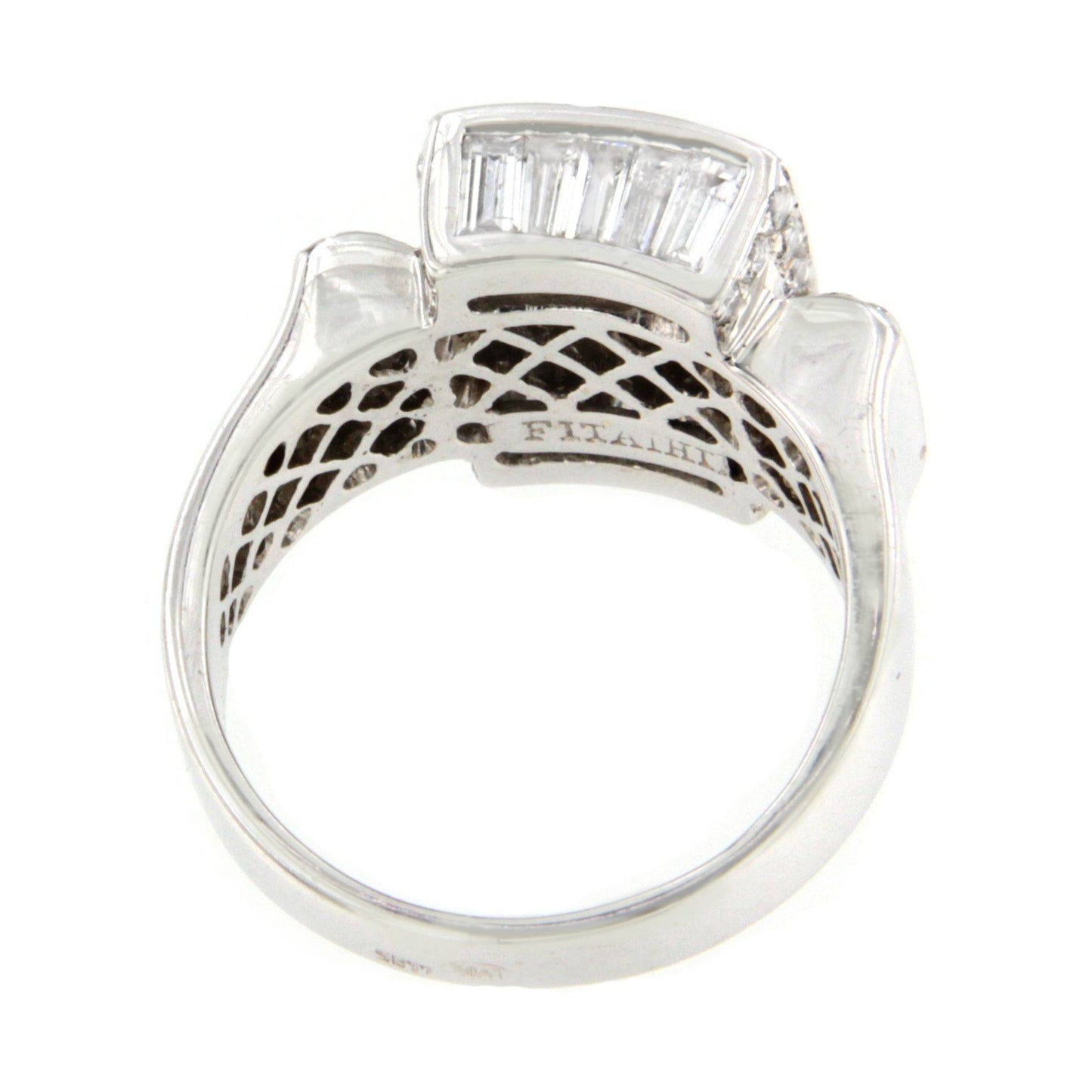 ARAHAL ring in 18k white gold with diamonds, baguettes and princesses.