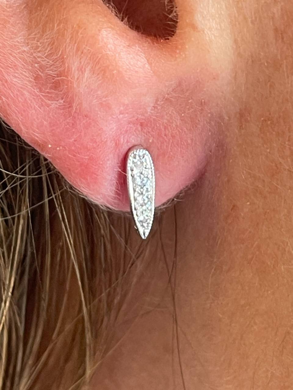 CHUCENA detachable earring in 18k white gold with diamonds