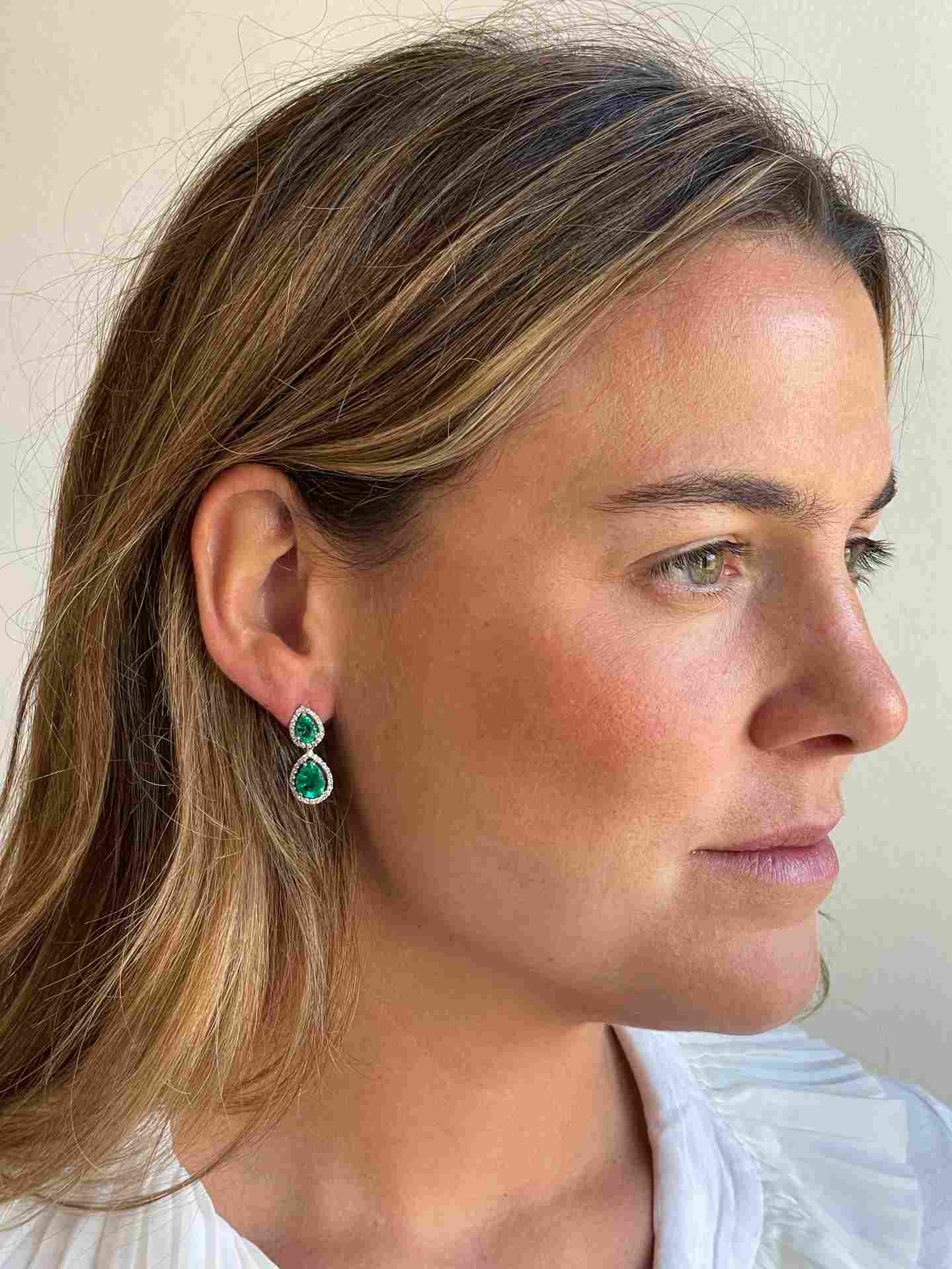 Pendientes SELVA desmontable oro blanco 18 ktes esmeraldas y brillantes