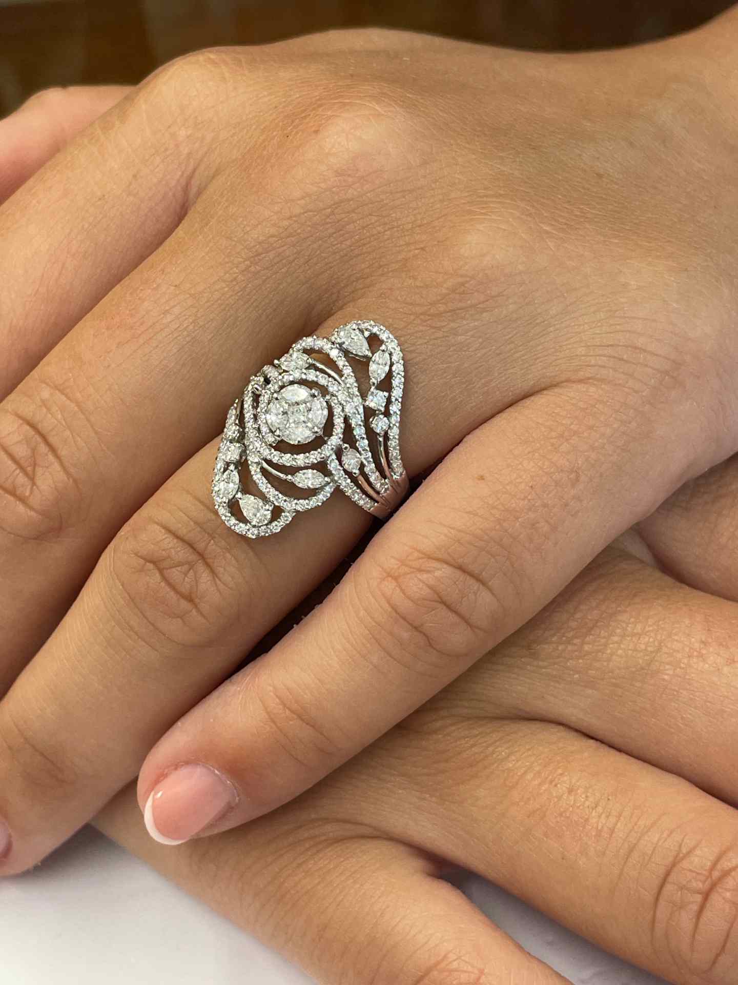 SITGES 18k white gold ring with diamonds, marquise and princess