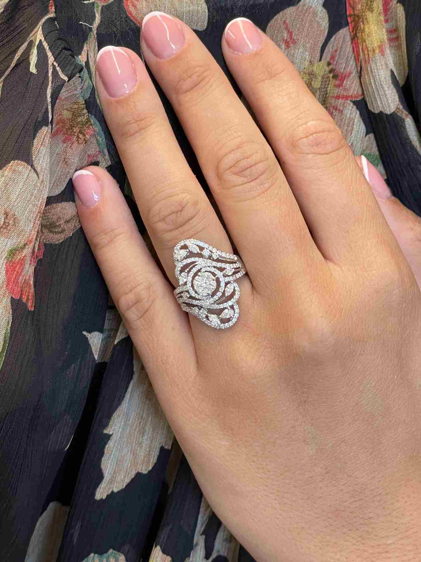 SITGES 18k white gold ring with diamonds, marquise and princess