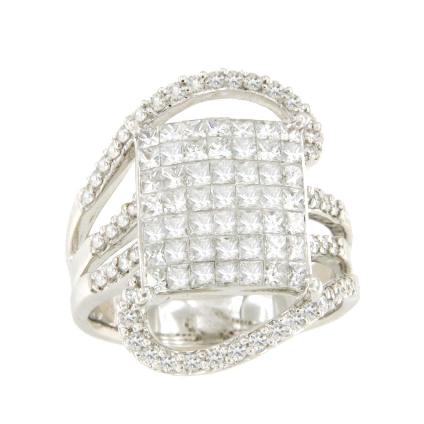 BADALONA ring in 18k white gold with diamonds and princesses.