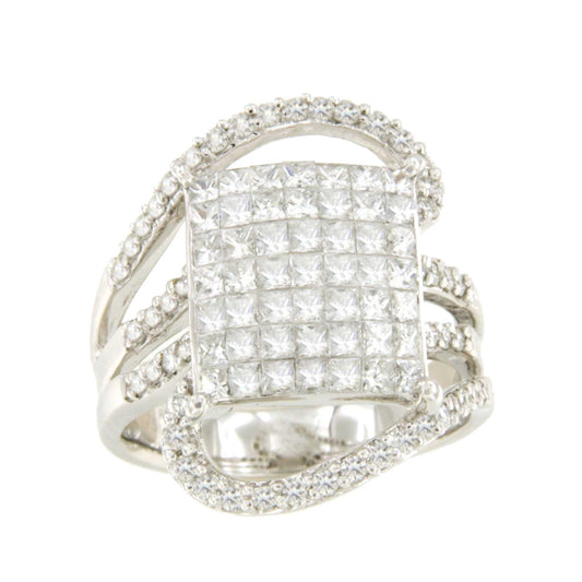 BADALONA ring in 18k white gold with diamonds and princesses.