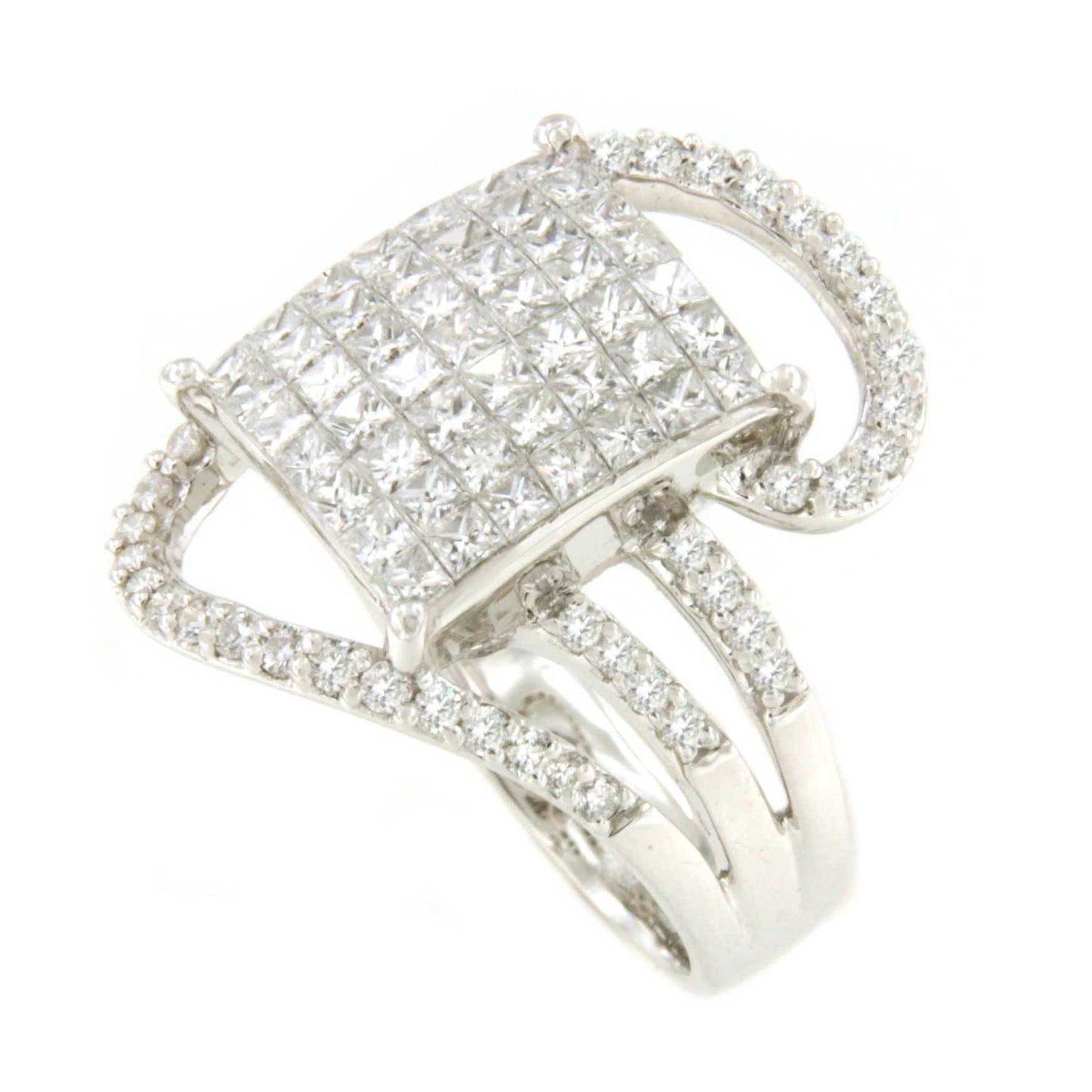 BADALONA ring in 18k white gold with diamonds and princesses.