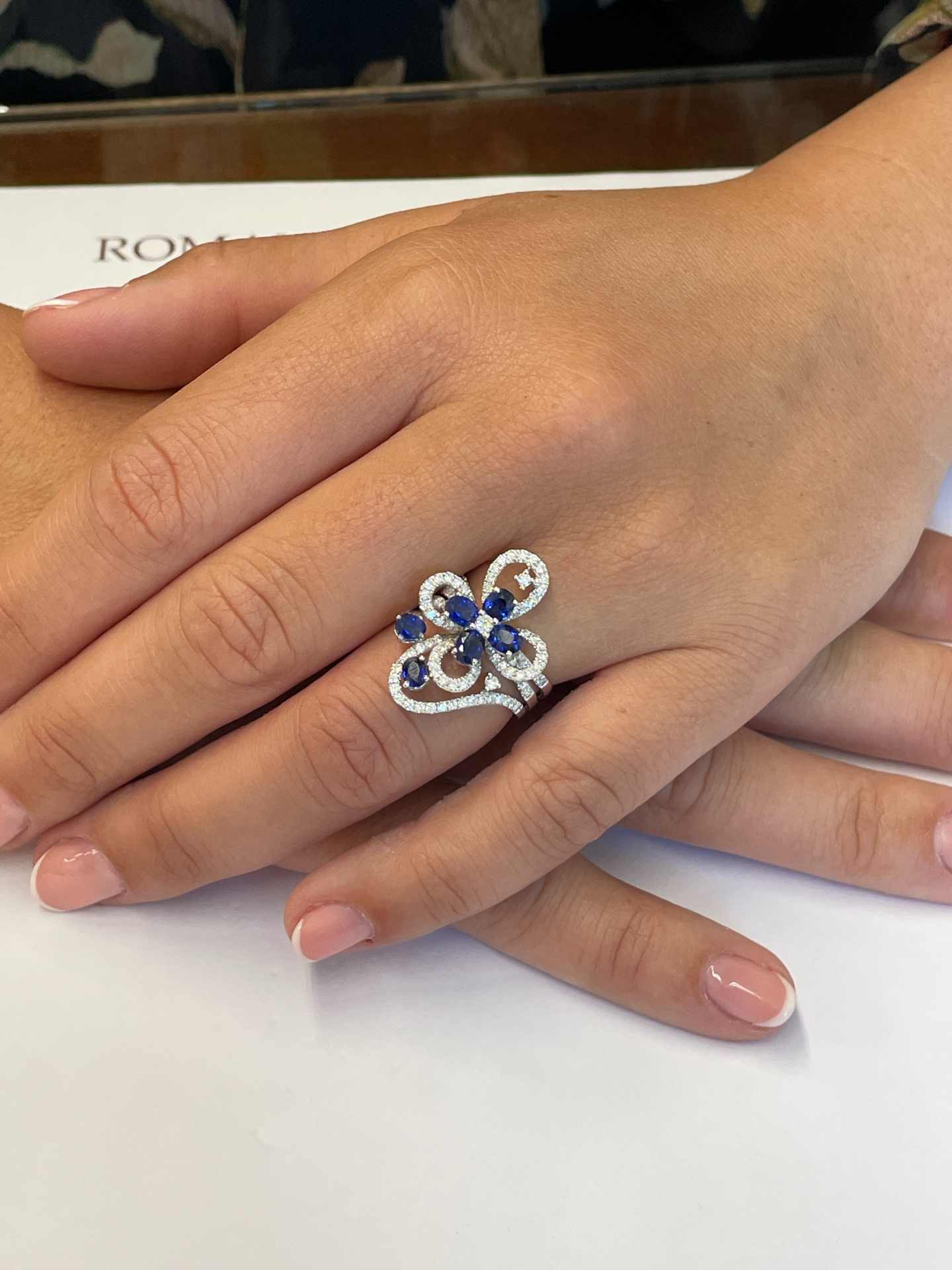 MANRESA ring in 18-karat white gold with oval sapphires and diamonds.