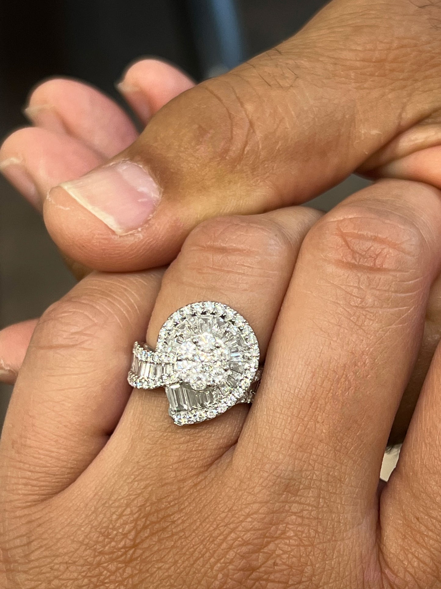 BOLZANO, white gold ring with diamonds