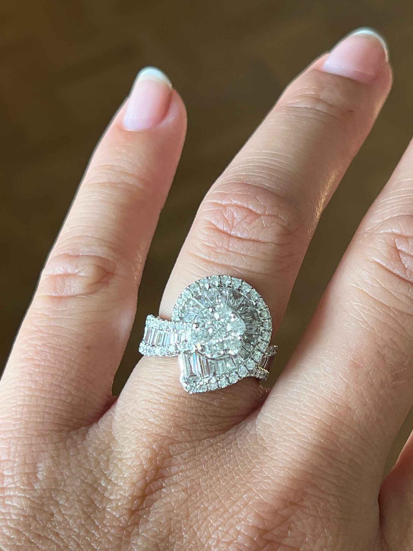 BOLZANO, white gold ring with diamonds