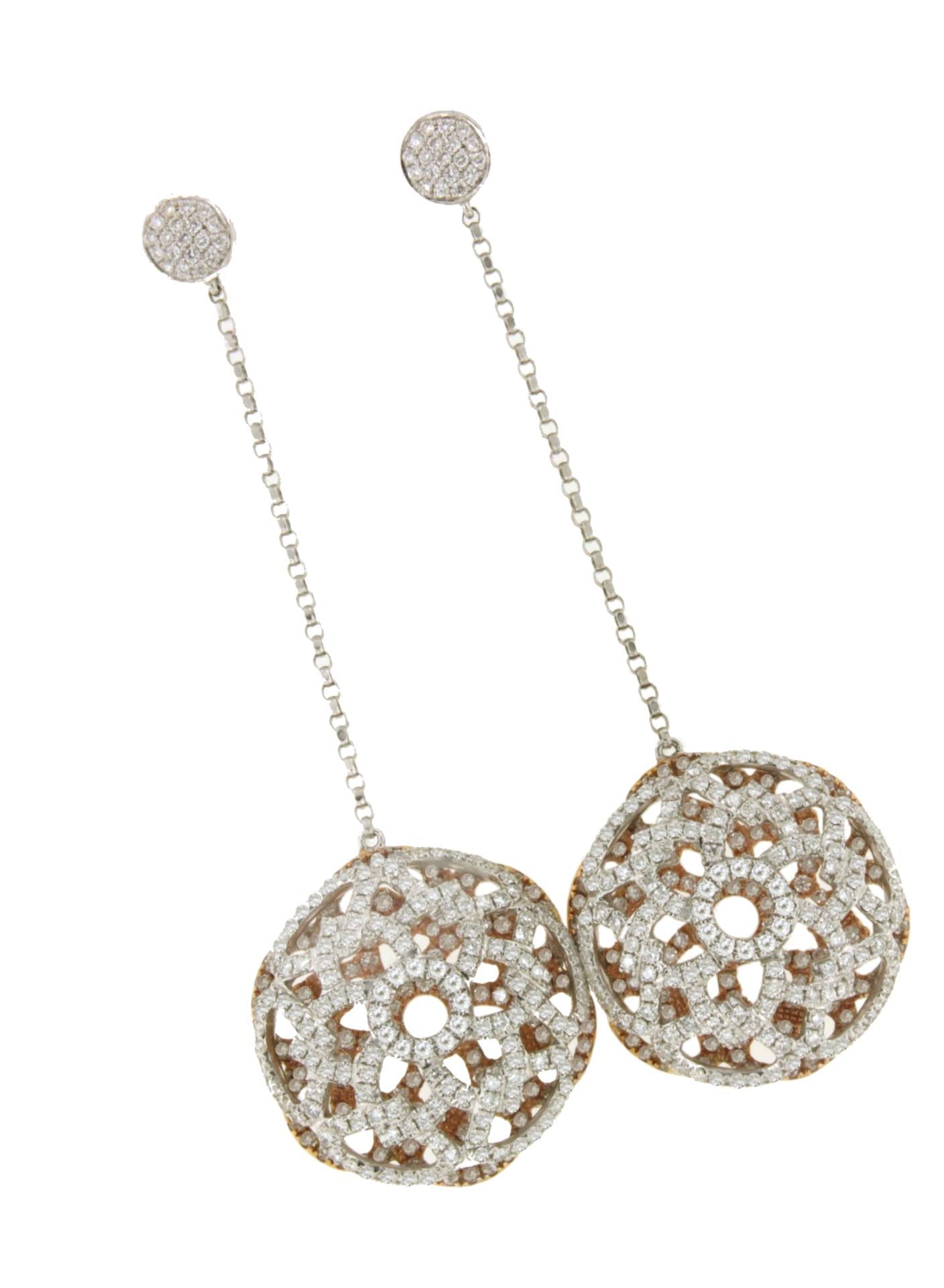 Long PILAS earring with diamonds in 18k white and rose gold