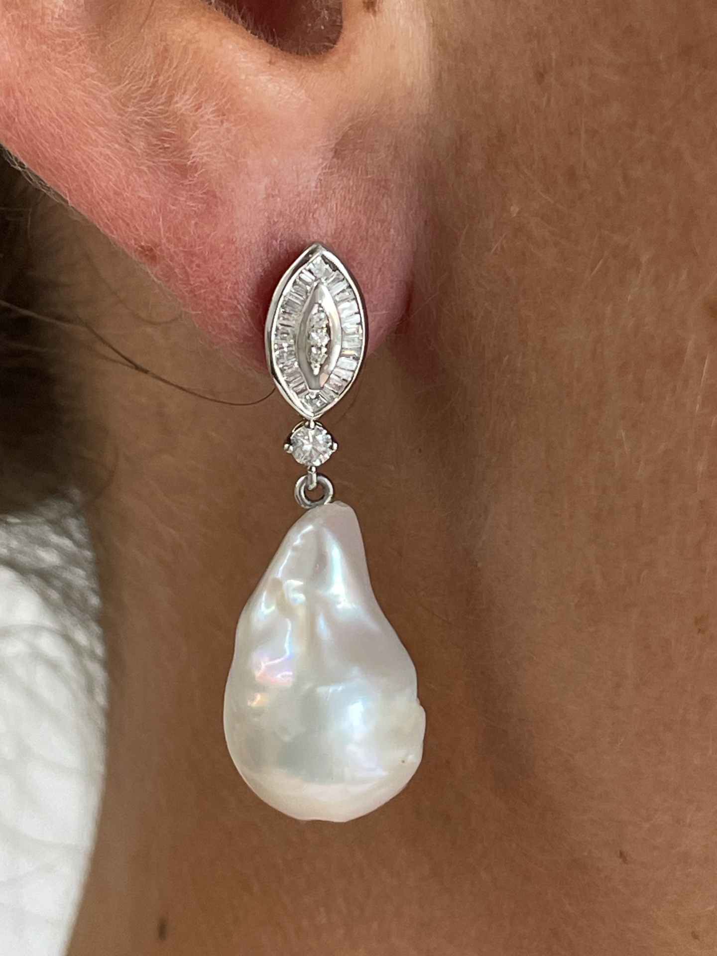 Pendiente PITON desmontable oro blanco 18 ktes con baguette y brillante