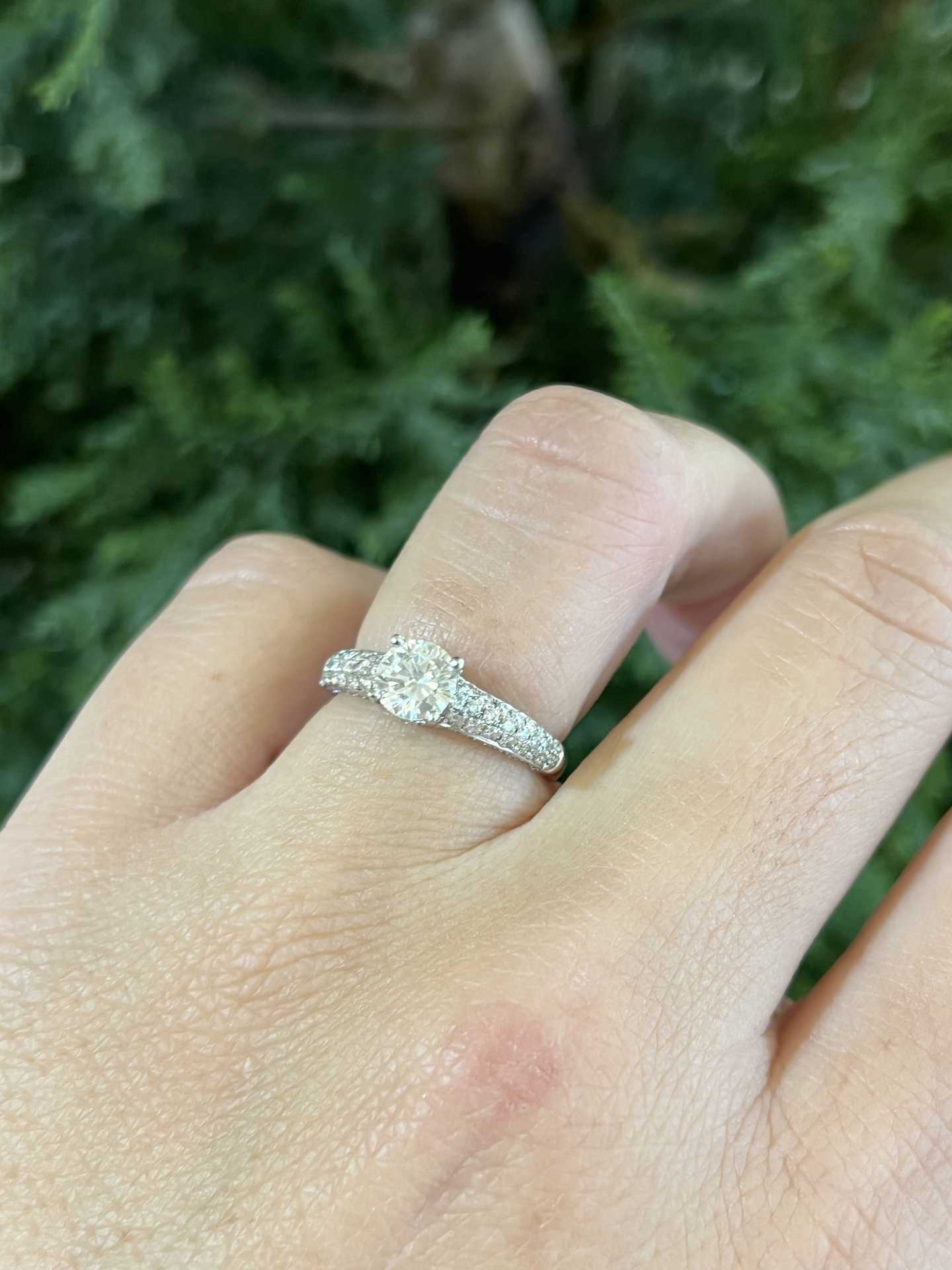 BESALU, gold and diamond solitaire ring