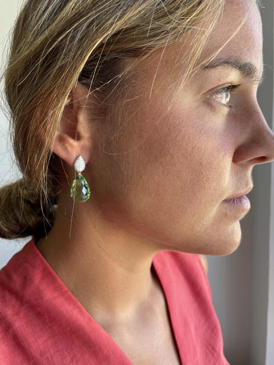 MANFREDI, detachable white gold earrings with a pair of knobs