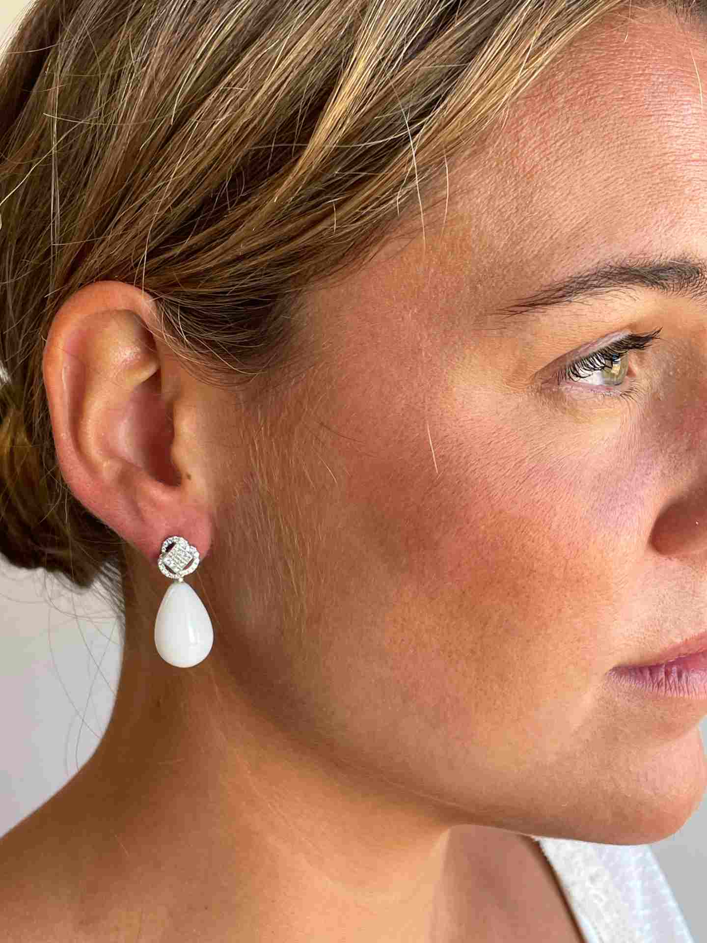 Detachable CAPA earring in 18k white gold with diamonds