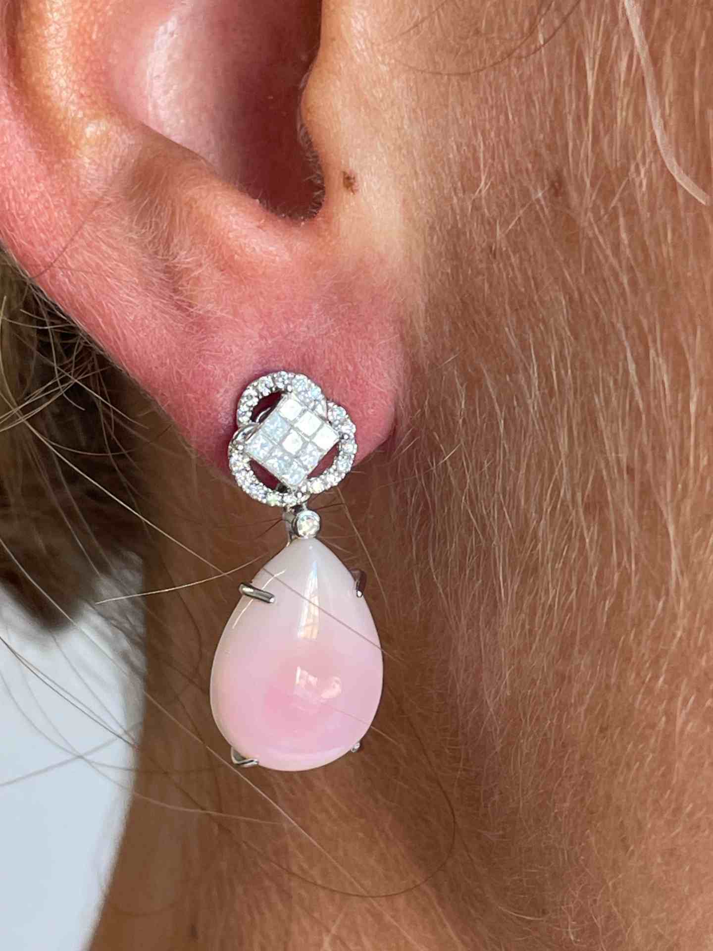 Perillas GONGOR con brillantes y conchas naturales nacaradas