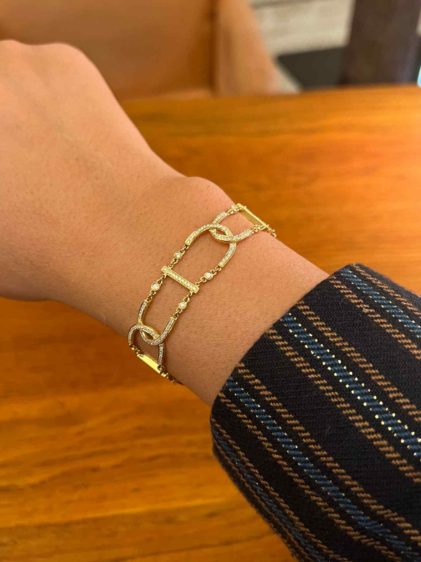 BIZANGORRI, pulsera de oro y diamantes